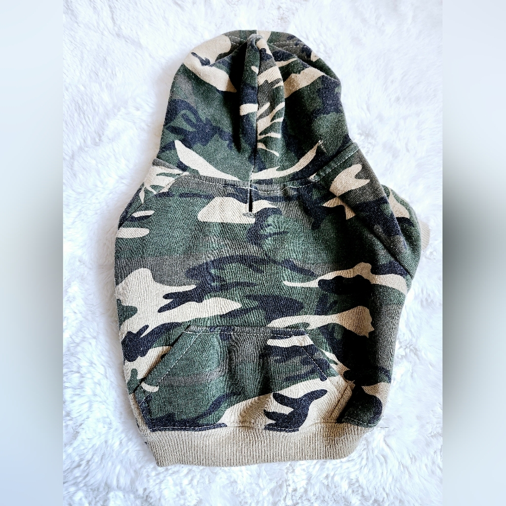 Small dog sweater. Camo Hoodie Sweater. Comfortable